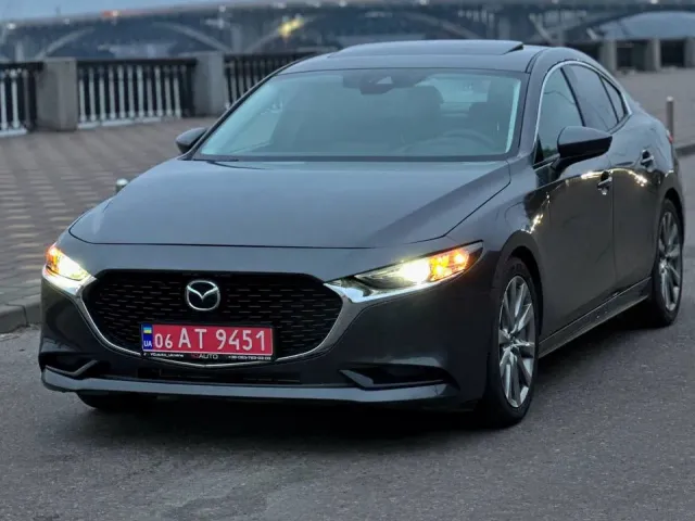 Mazda 3 - фото 1