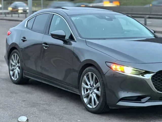 Mazda 3 - фото 4