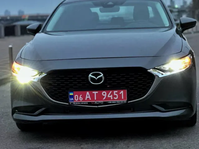 Mazda 3 - фото 2
