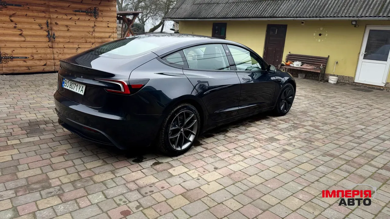 Tesla Model 3 - фото 6