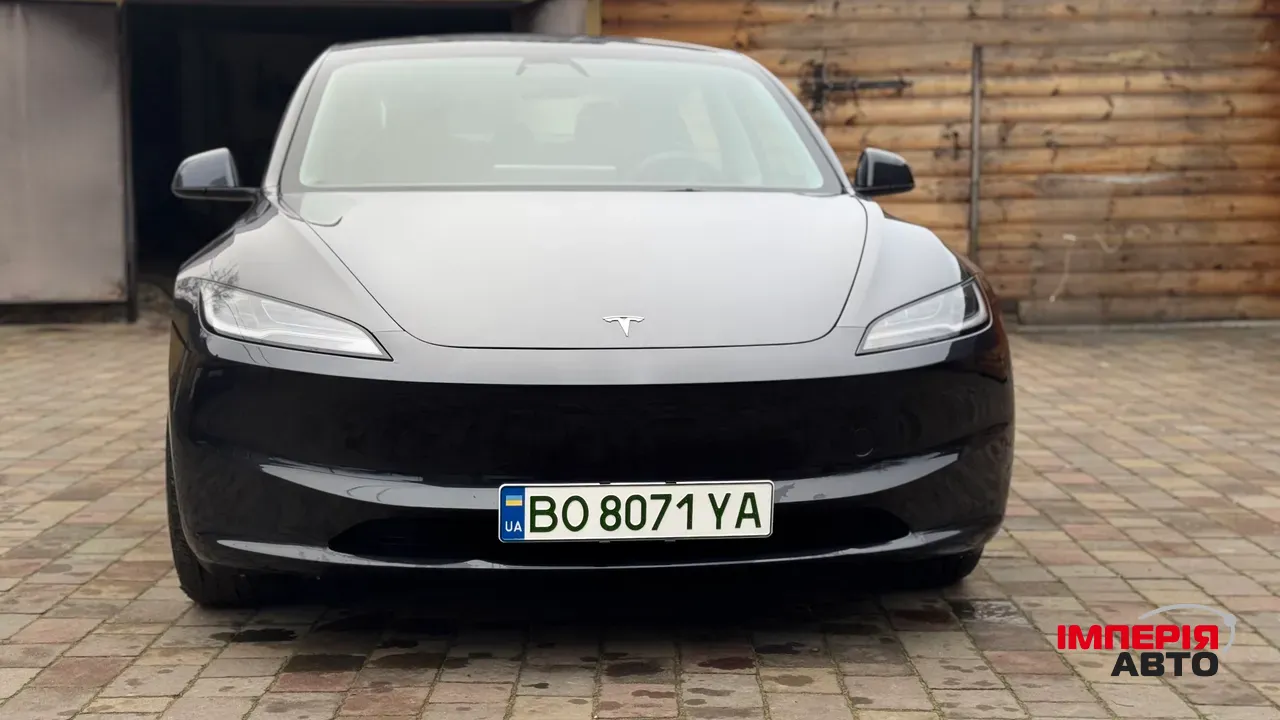 Tesla Model 3 - фото 1