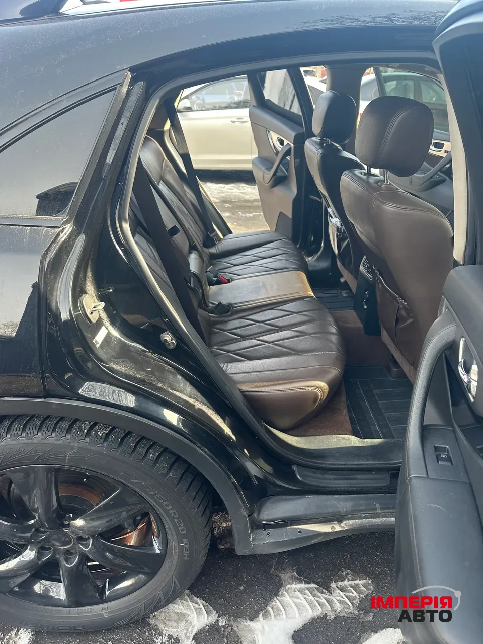 Infiniti FX - фото 15