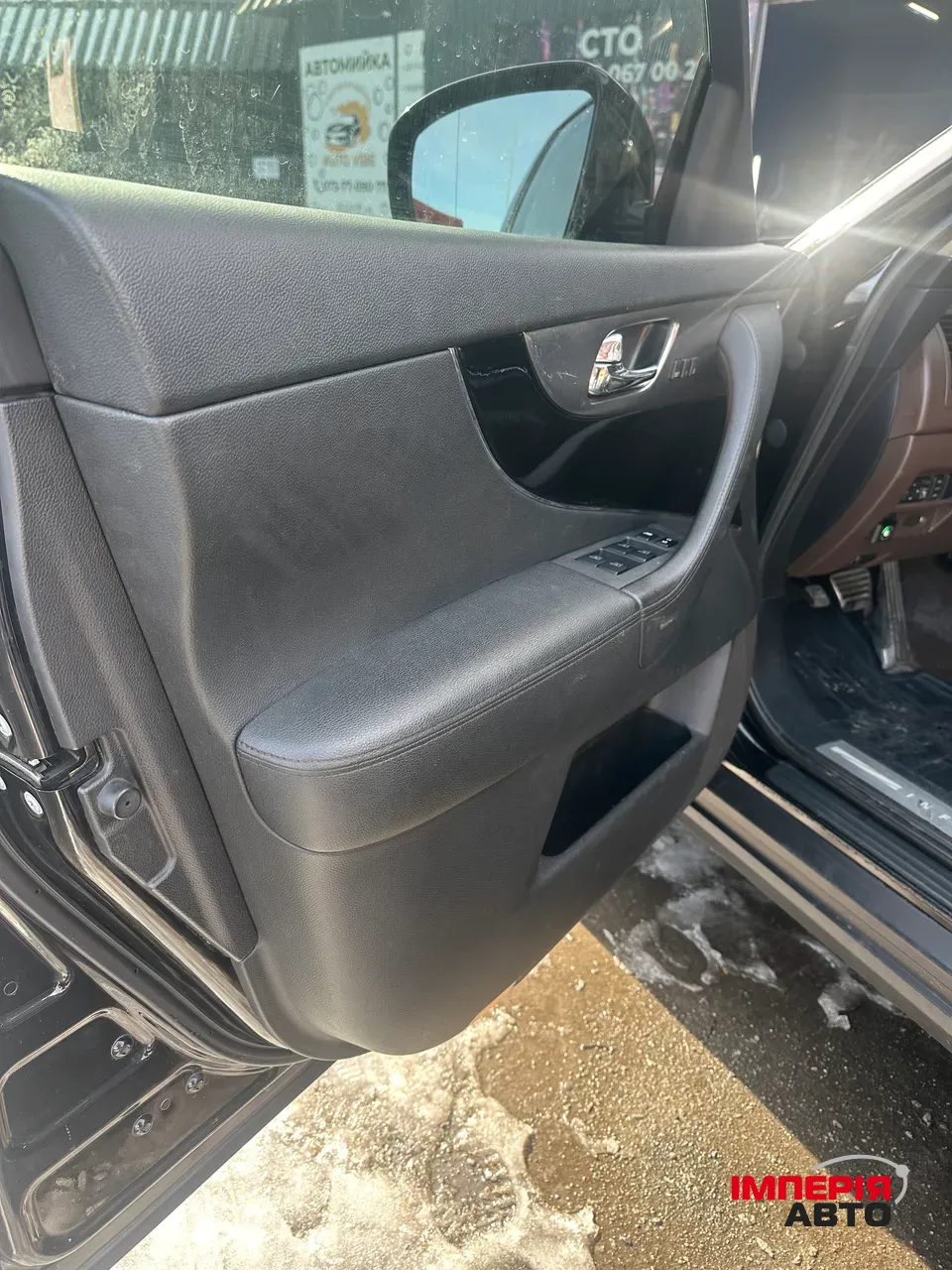 Infiniti FX - фото 21