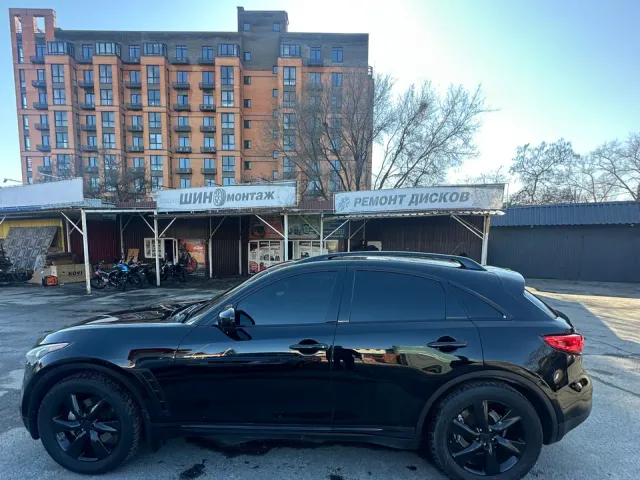 Infiniti FX - фото 3