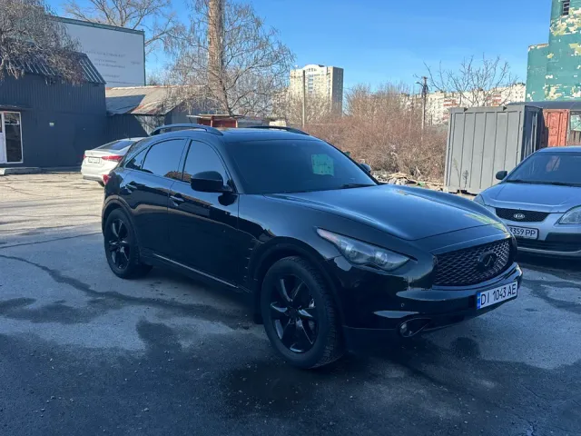 Infiniti FX - фото 1