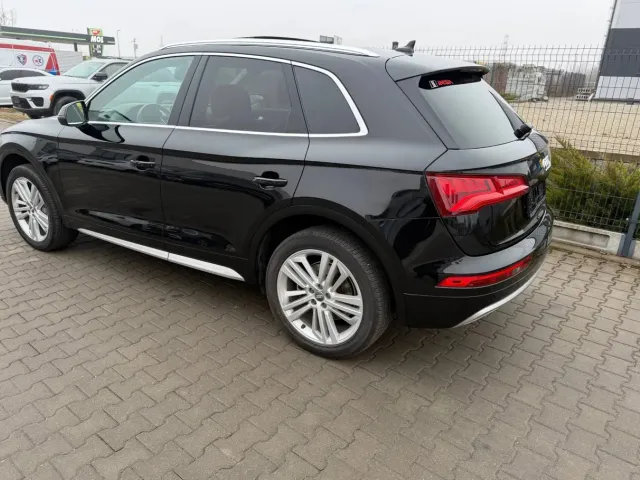 Audi Q5 - фото 4