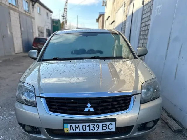 Mitsubishi Galant - фото 1