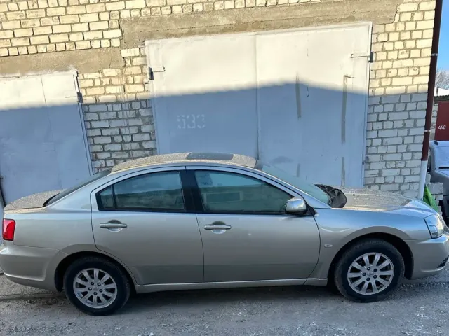 Mitsubishi Galant - фото 2