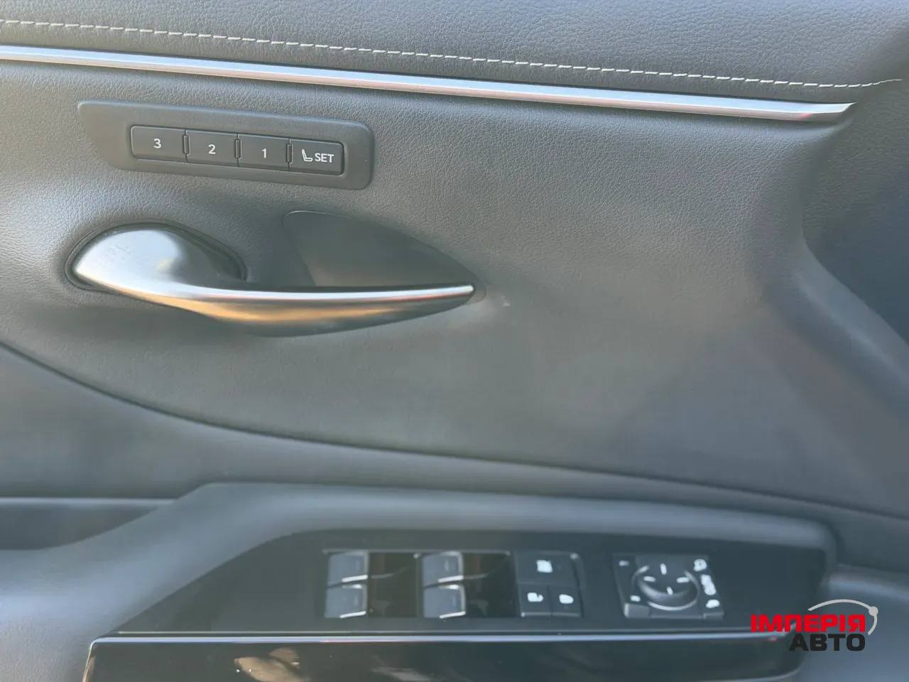 Lexus ES - фото 9