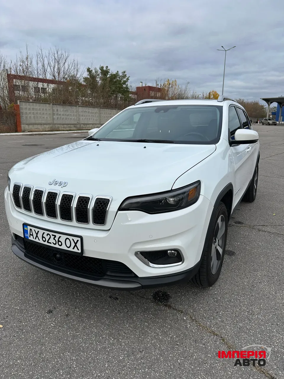 Jeep Cherokee - фото 1
