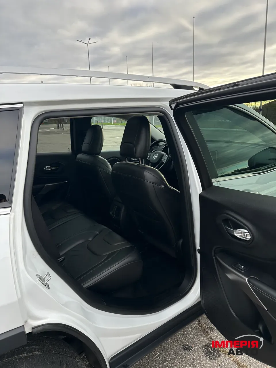 Jeep Cherokee - фото 26