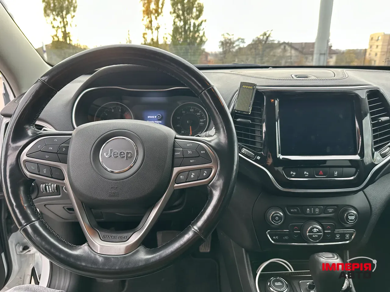 Jeep Cherokee - фото 16