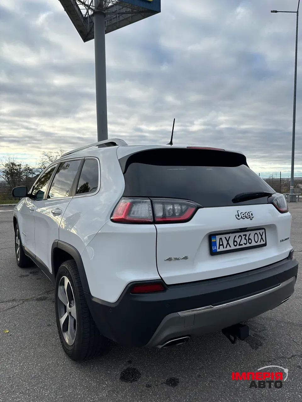 Jeep Cherokee - фото 12