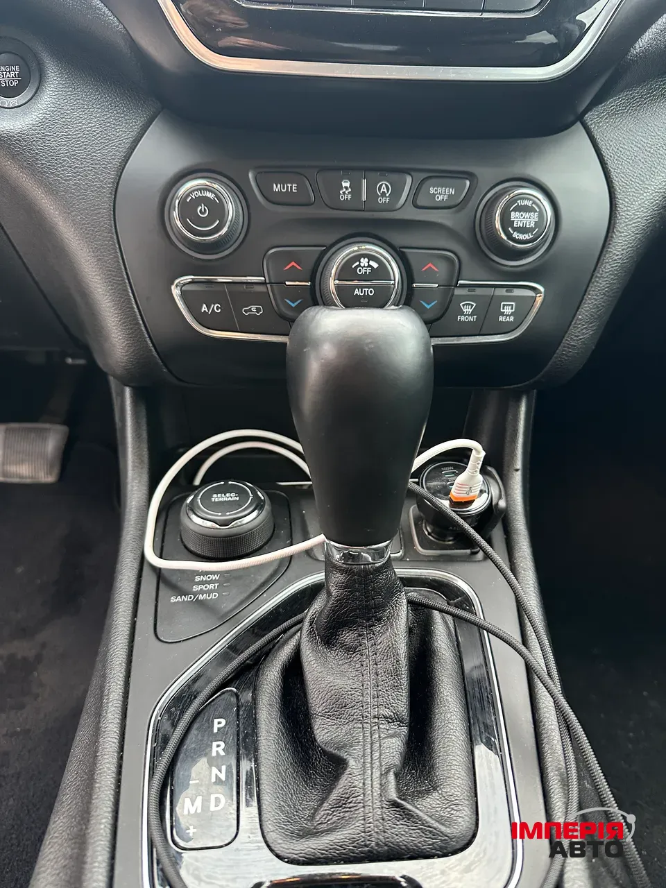 Jeep Cherokee - фото 19