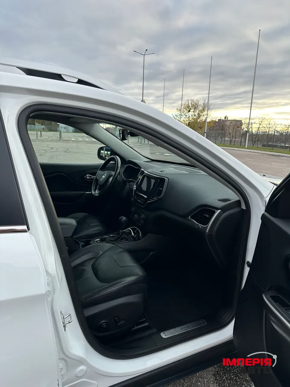 Jeep Cherokee - фото 28