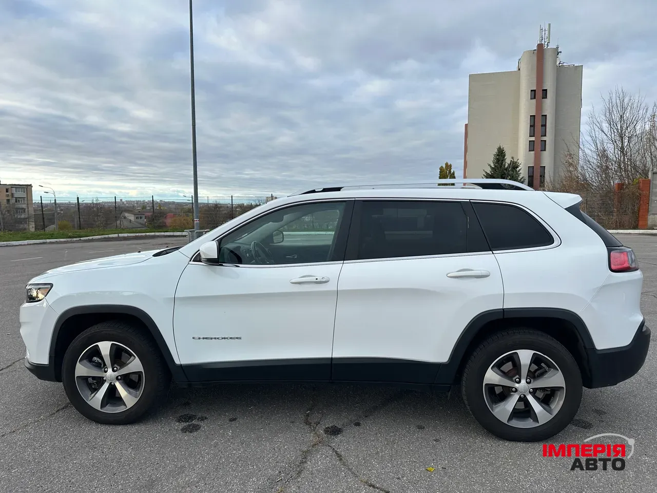 Jeep Cherokee - фото 13