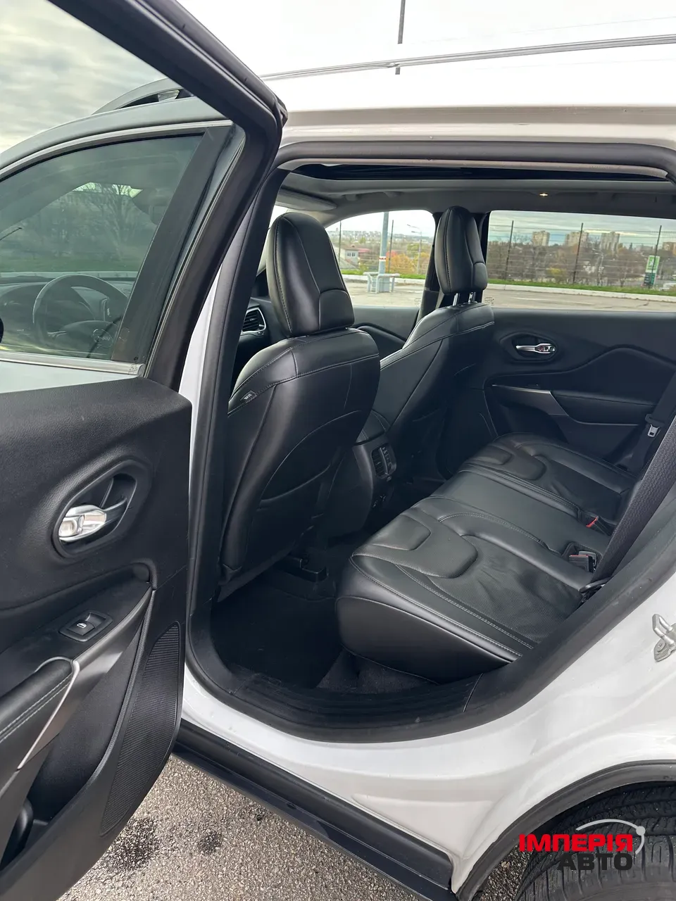 Jeep Cherokee - фото 20