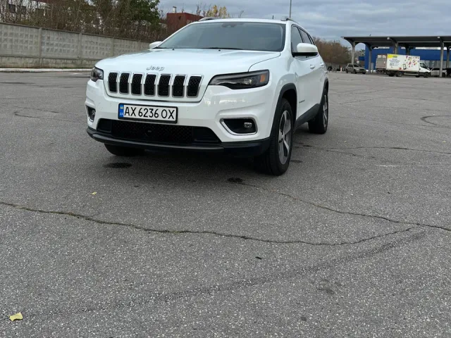 Jeep Cherokee - фото 2