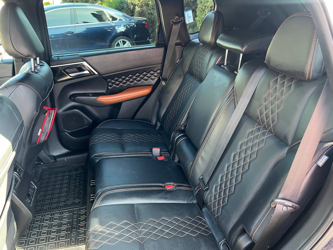 Mitsubishi Outlander - фото 3