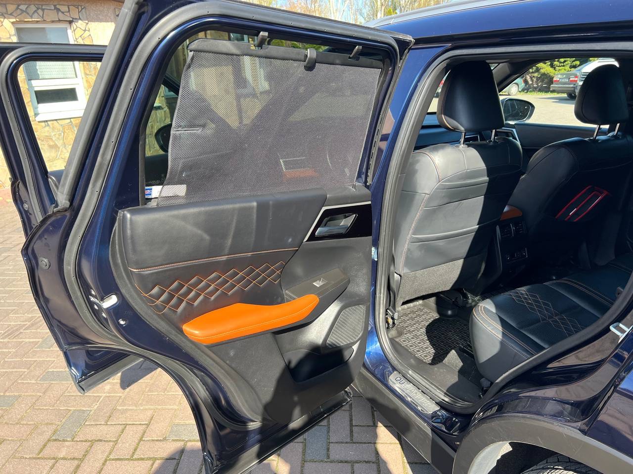 Mitsubishi Outlander - фото 13