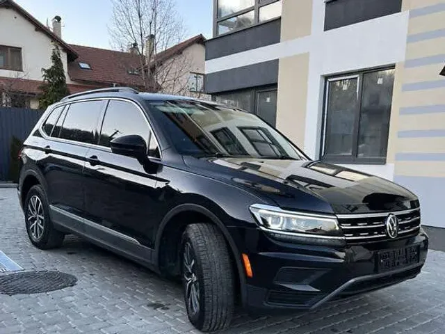 Volkswagen Tiguan - фото 1
