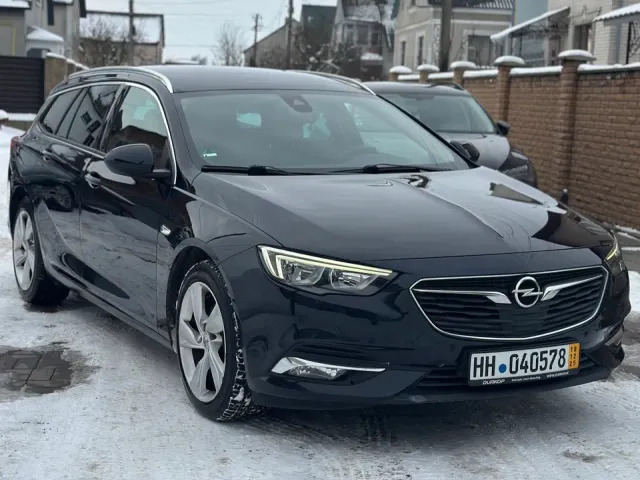 Opel Insignia - фото 1