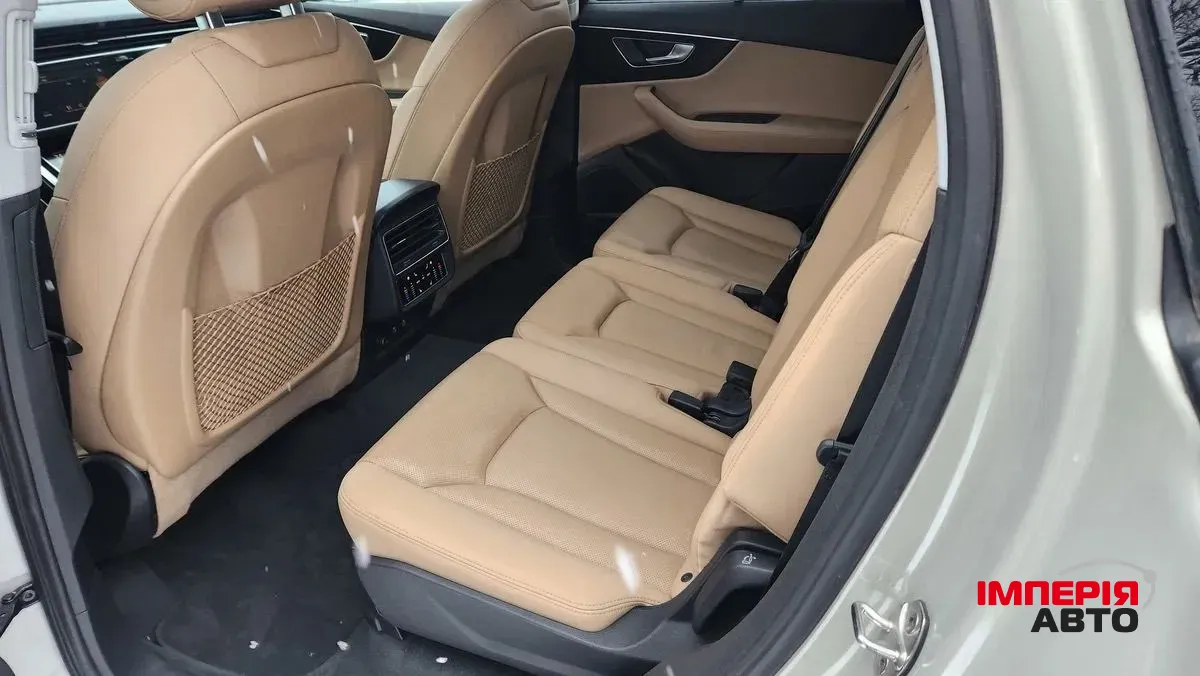 Audi Q7 - фото 12