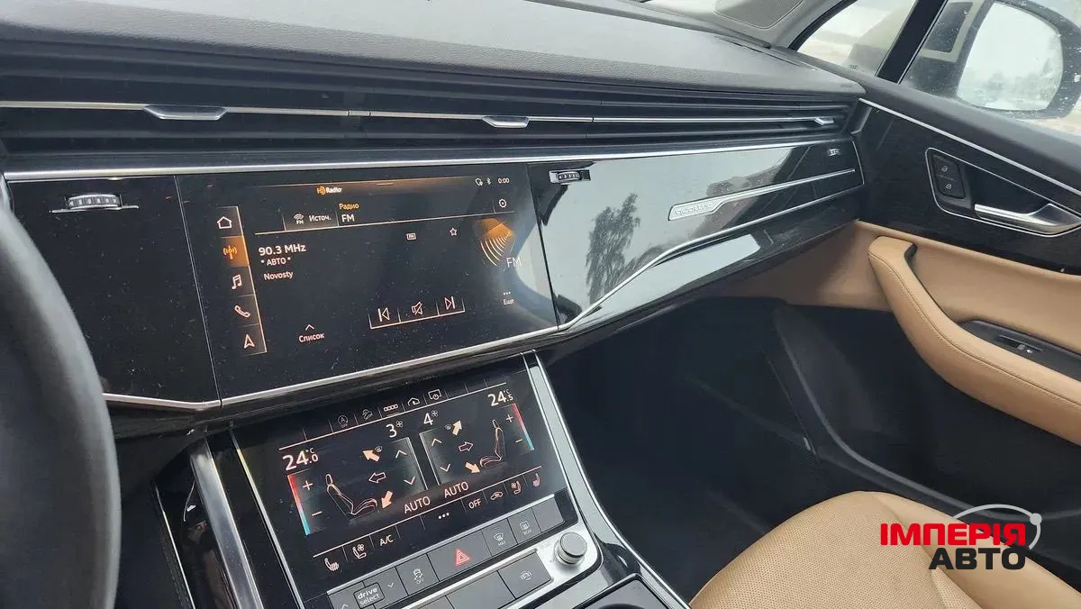 Audi Q7 - фото 7