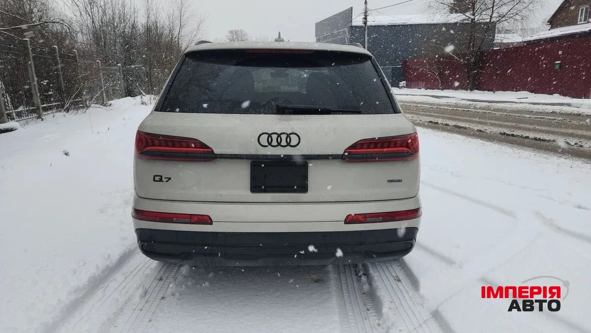 Audi Q7 - фото 4