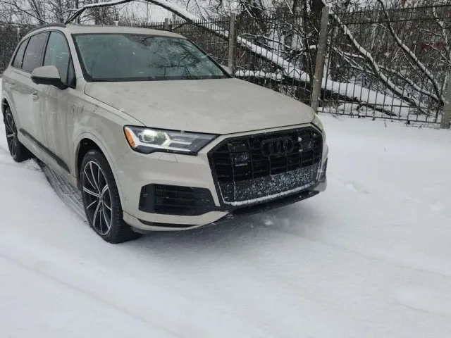 Audi Q7 - фото 2