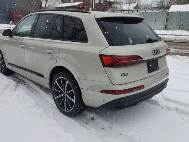 Audi Q7 - фото 5
