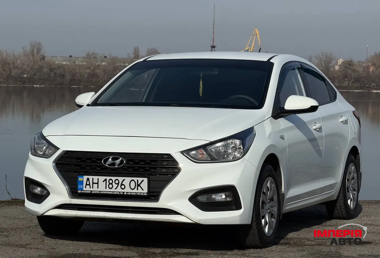 Hyundai Accent - фото 1