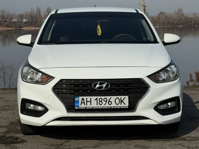 Hyundai Accent - фото 4