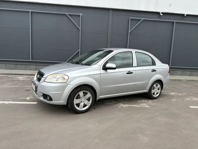 Chevrolet Aveo - фото 1
