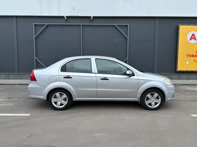 Chevrolet Aveo - фото 3