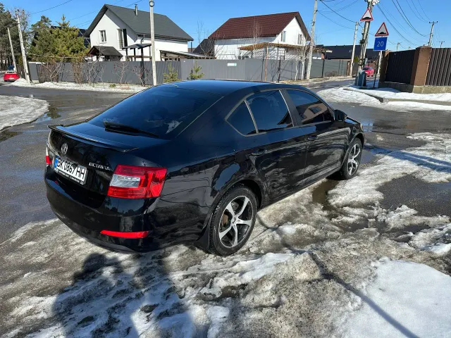 Skoda Octavia - фото 4