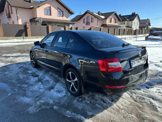 Skoda Octavia - фото 3
