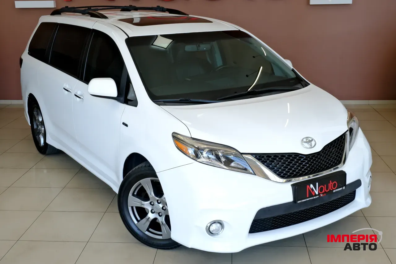 Toyota Sienna - фото 4