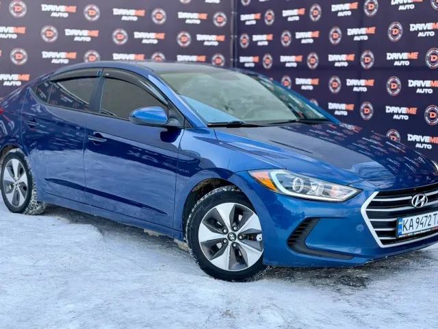 Hyundai Elantra - фото 3
