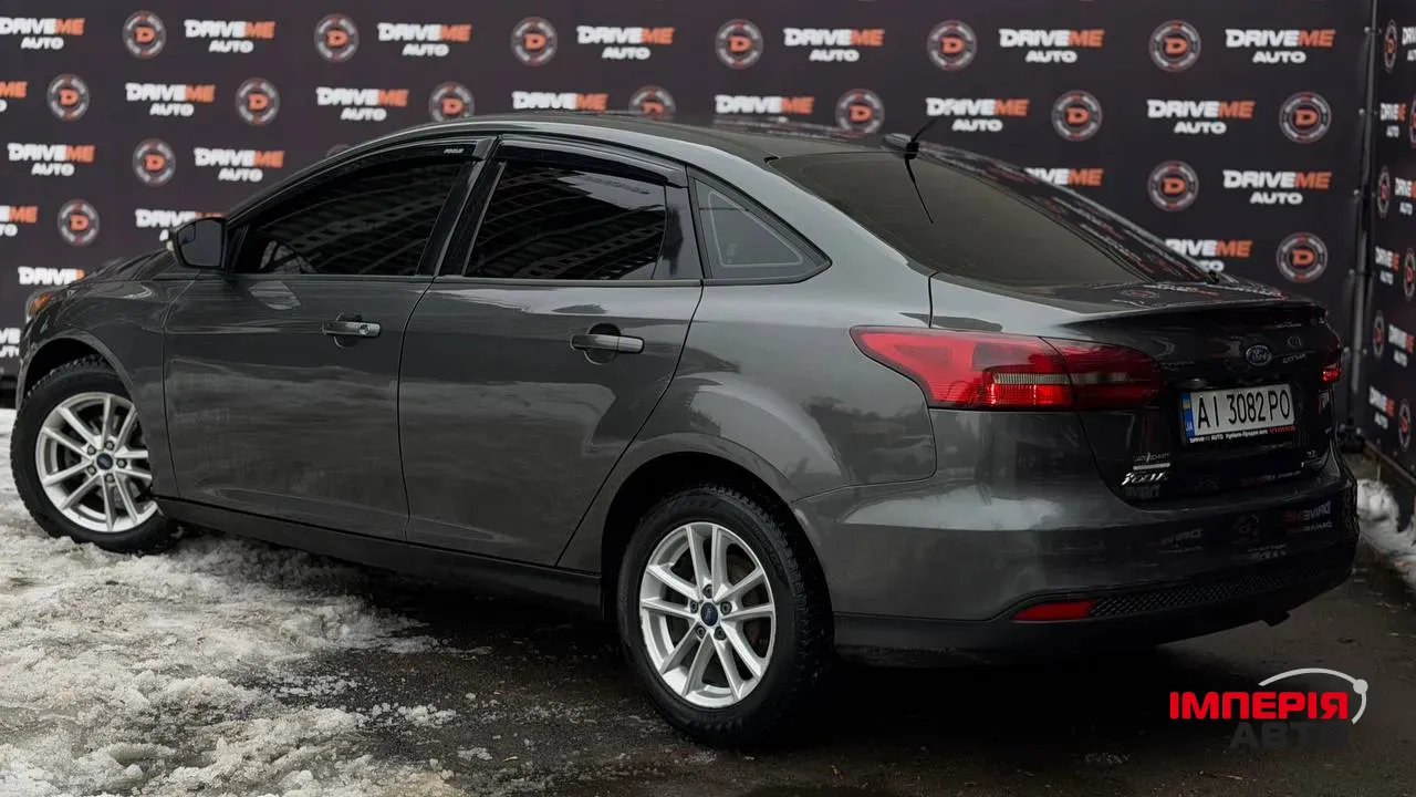 Ford Focus - фото 5