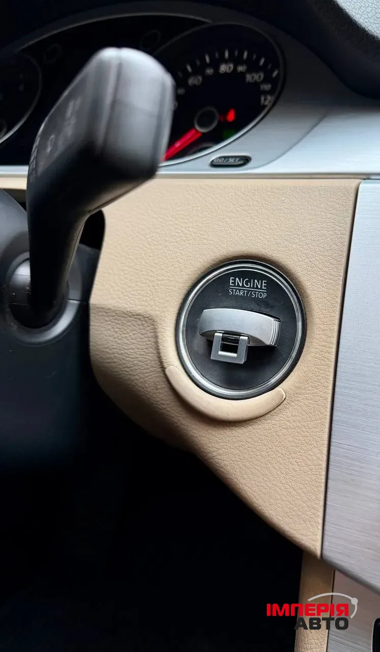 Volkswagen Passat CC - фото 18
