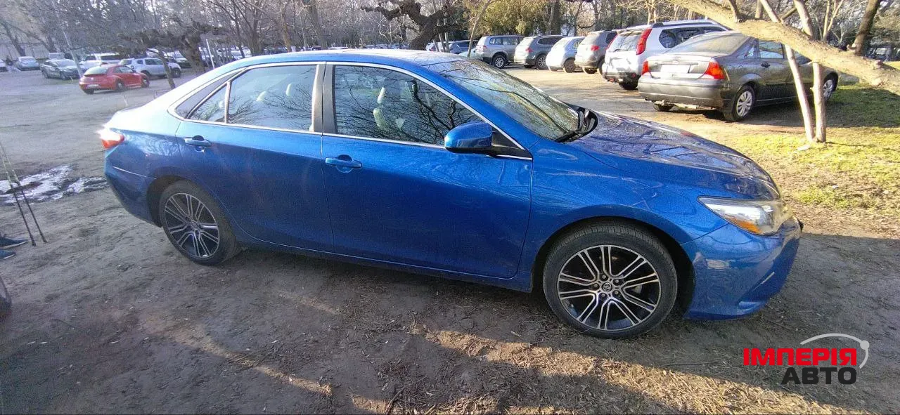 Toyota Camry - фото 4