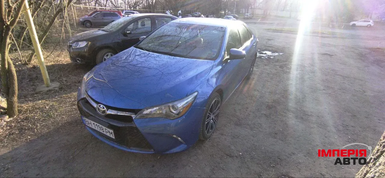 Toyota Camry - фото 3