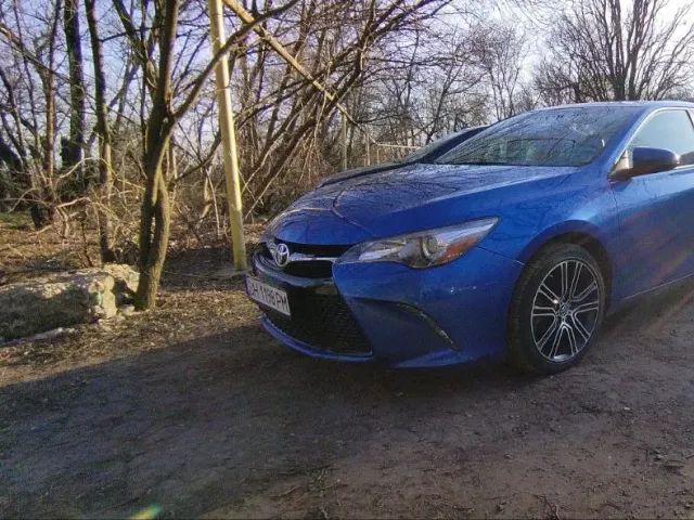 Toyota Camry - фото 5