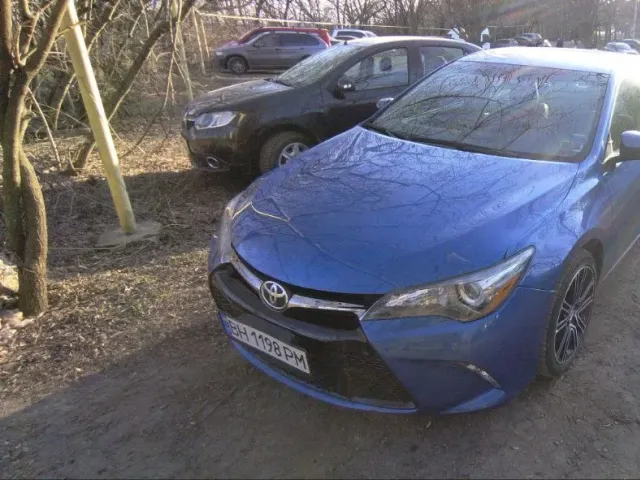 Toyota Camry - фото 3
