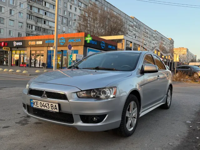 Mitsubishi Lancer - фото 1