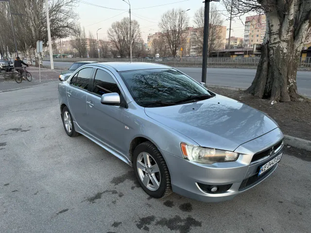 Mitsubishi Lancer - фото 3