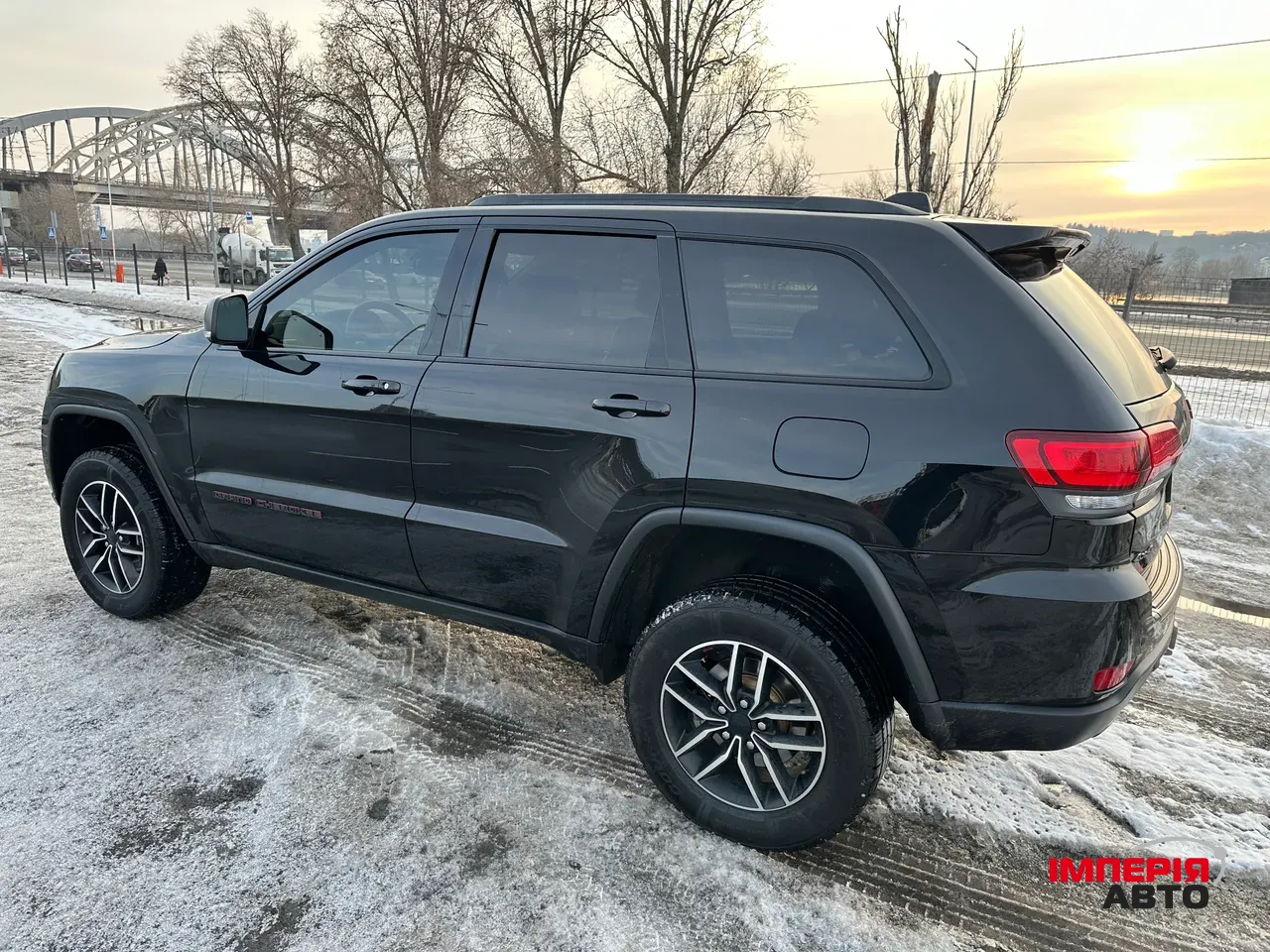 Jeep Grand Cherokee - фото 21