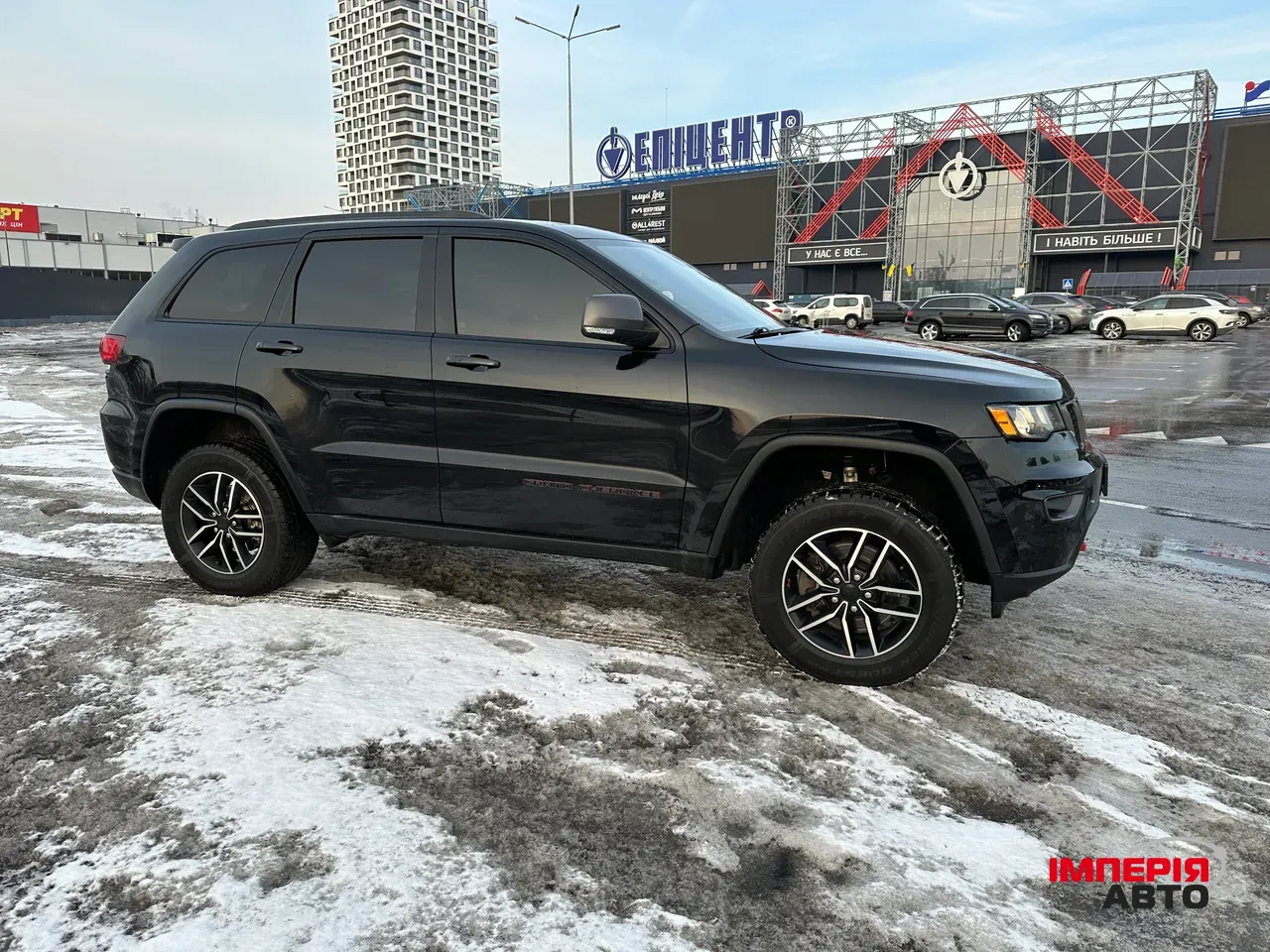 Jeep Grand Cherokee - фото 12
