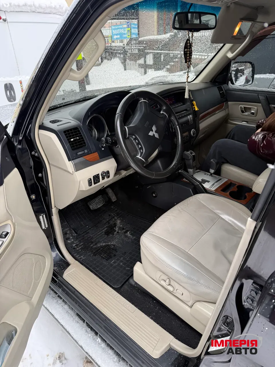 Mitsubishi Pajero - фото 3